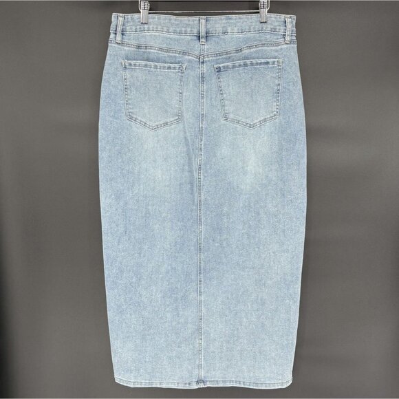 Women's Slit Front Denim Maxi Skirt Size 1X Blue Light Wash Preppy Trendy - Picture 2 of 8